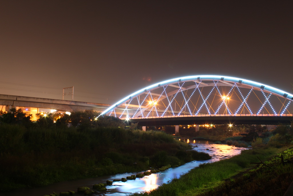 西屯區福安橋景觀光雕 調整大小